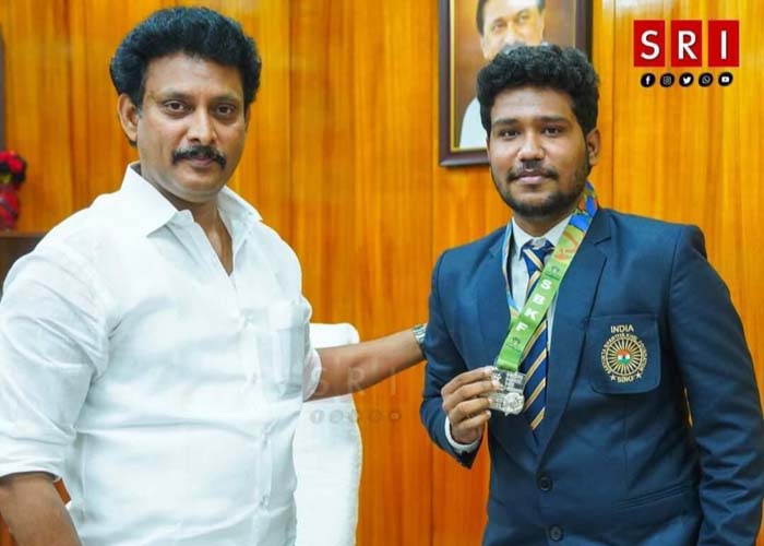 SBKF INTERNATIONAL GAMES 2021 COLOMBO-SRILANKA After Winning The International Badminton Championship, He Was Honored By Tamil Nadu Education Minister 