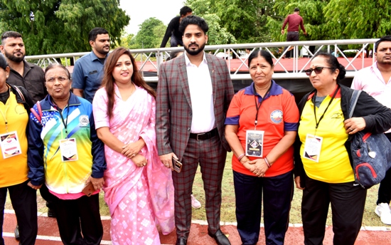 SBKF PRESIDENT MR. PANKAJ GAVALE & G. SECRETARY SHIVA TIWARI MAM WITH MASTER PLAYERS SBKF 8th National Games Delhi 2023